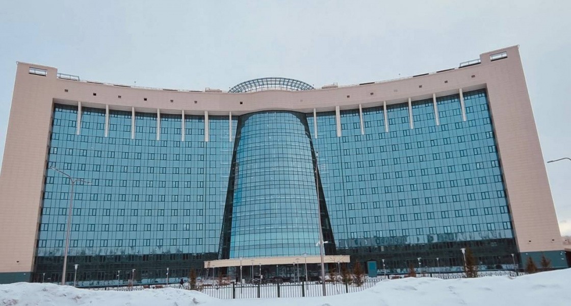 Больницу-долгострой в Нижневартовске проверил окружной прокурор