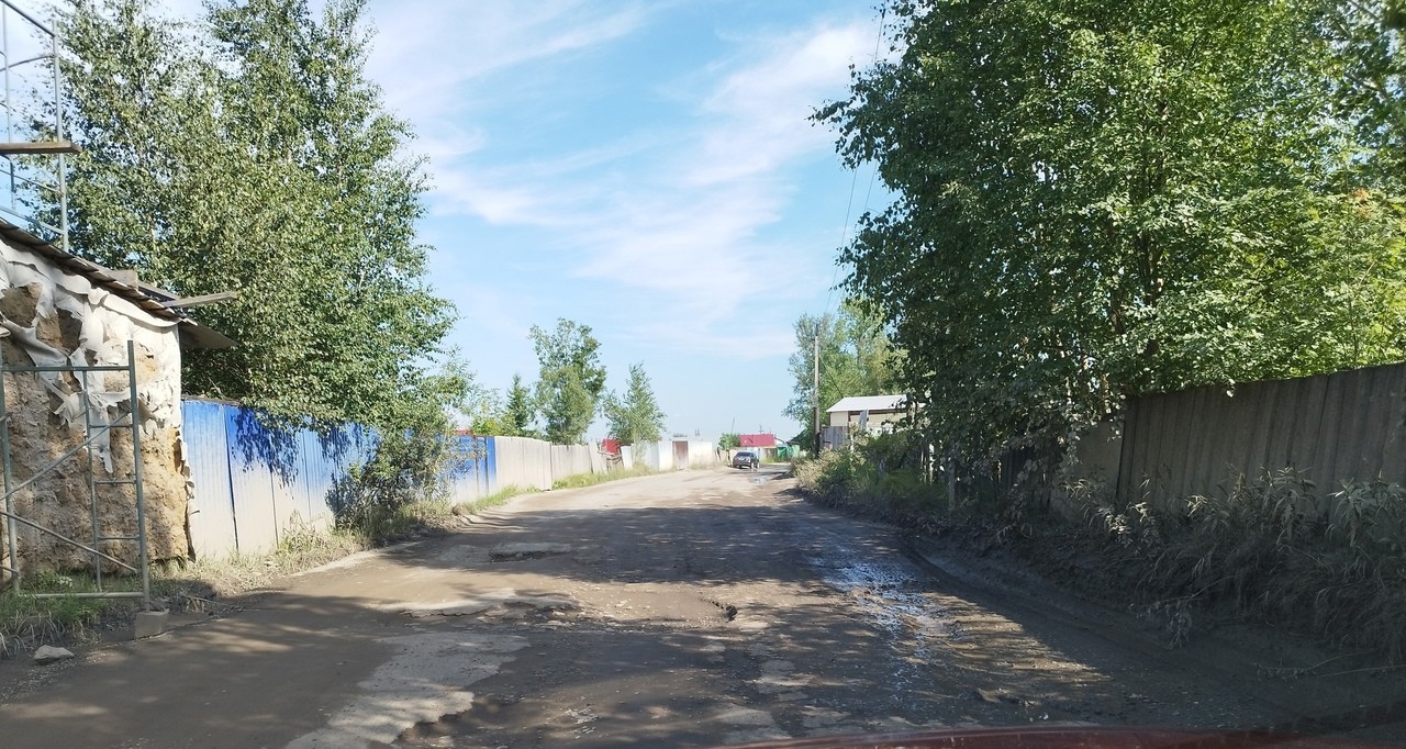 В Нижневартовске дачники не могут проехать к своим домам