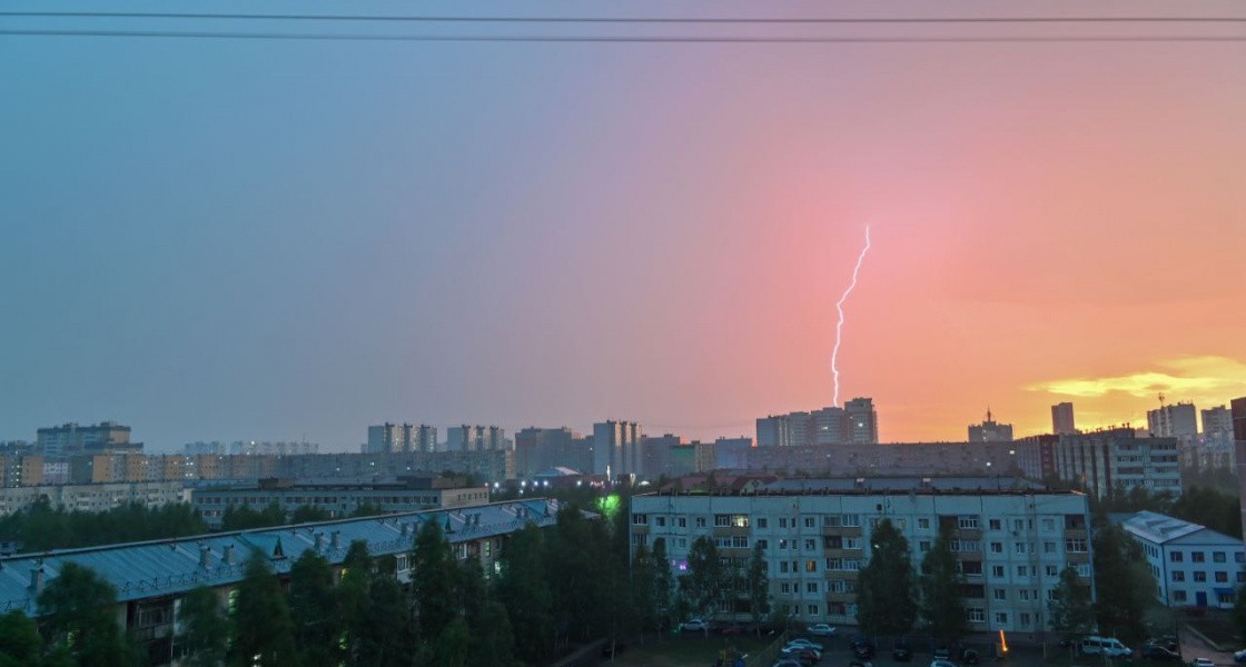В ХМАО ожидаются жара, грозы и мощный ветер