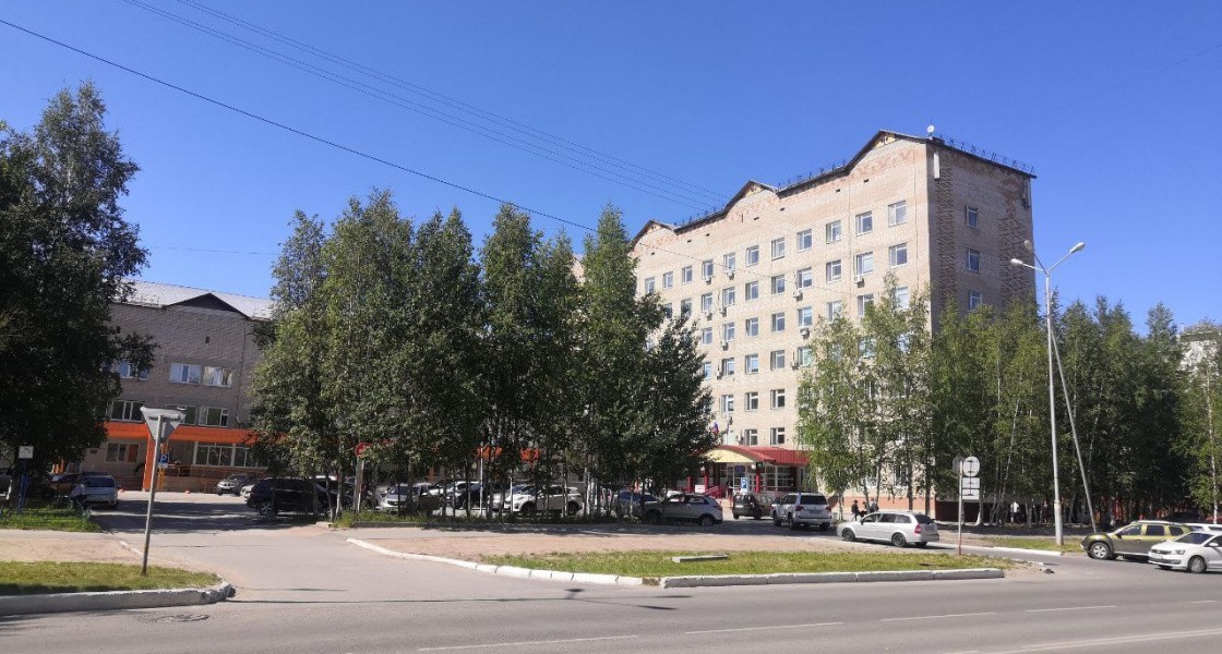В Нижневартовске прекратило работу терапевтическое отделение поликлиники