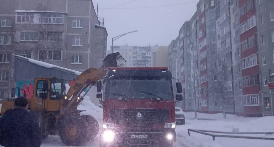 Глава Нижневартовска обратился к вартовчанам в связи с обильными снегопадами