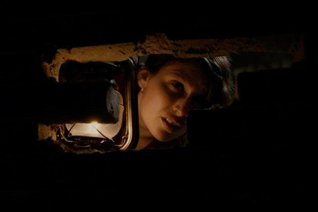 Кошмар за стеной (2011)