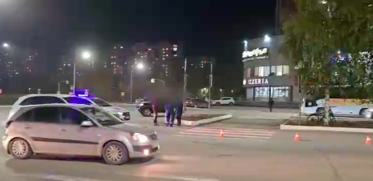В Нижневартовске на кольце под колеса автомобиля попал пешеход