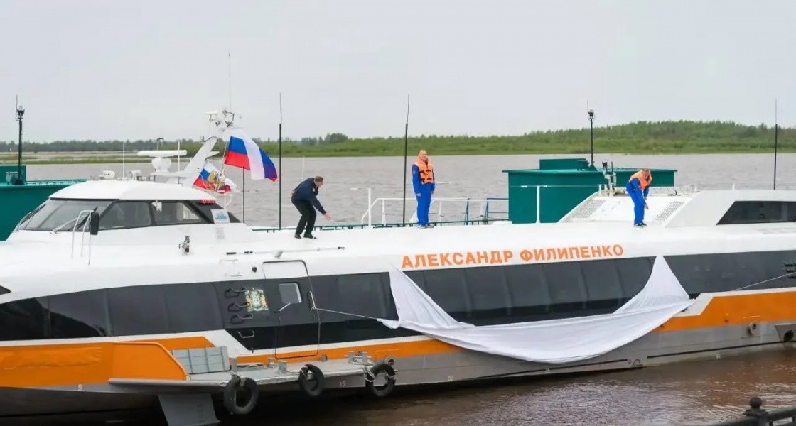 В ХМАО судно назвали именем губернатора