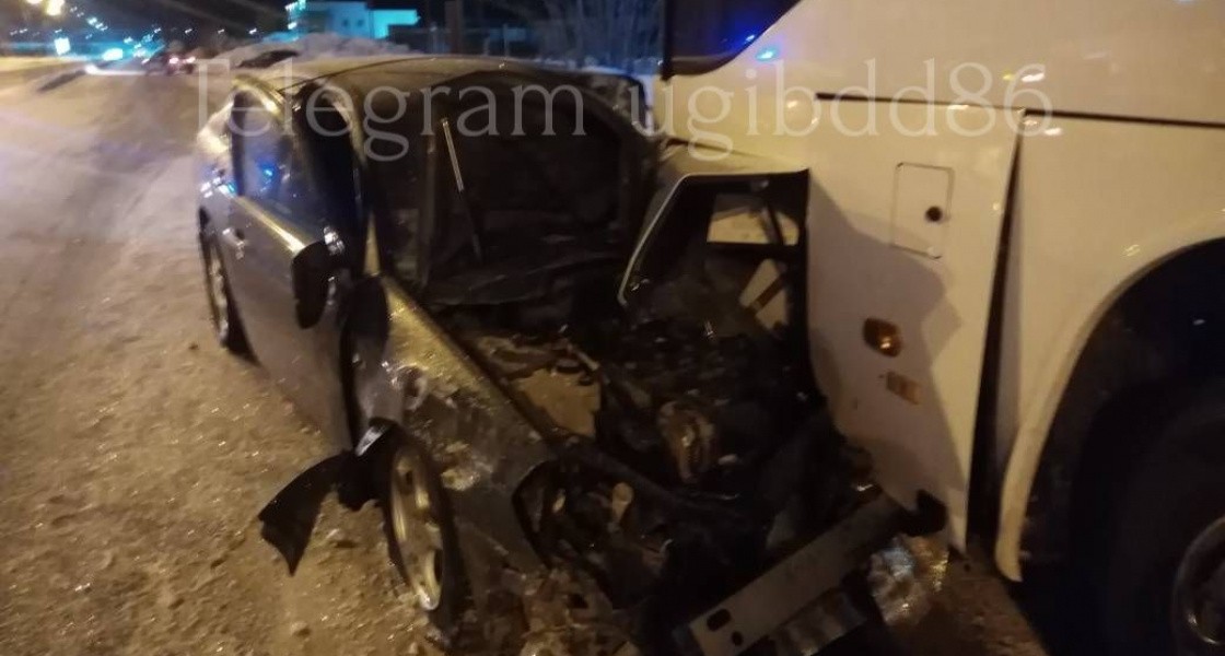 В массовом ДТП в Нижневартовске пострадали два человека