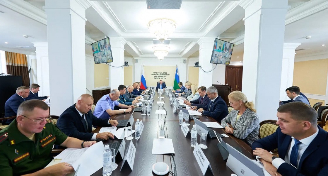 Власти ХМАО разрешили наливать бензин в канистры в некоторых районах
