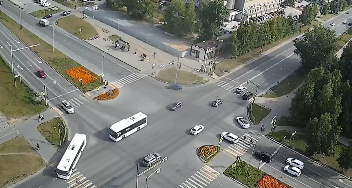 В Нижневартовске в третий раз ломаются светофоры на одном перекрестке