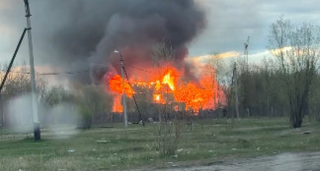 В Нижневартовске сгорел частный дом