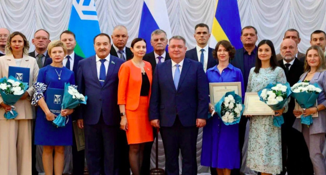 Нефтяникам Нижневартовска вручили награды в честь профессионального праздника