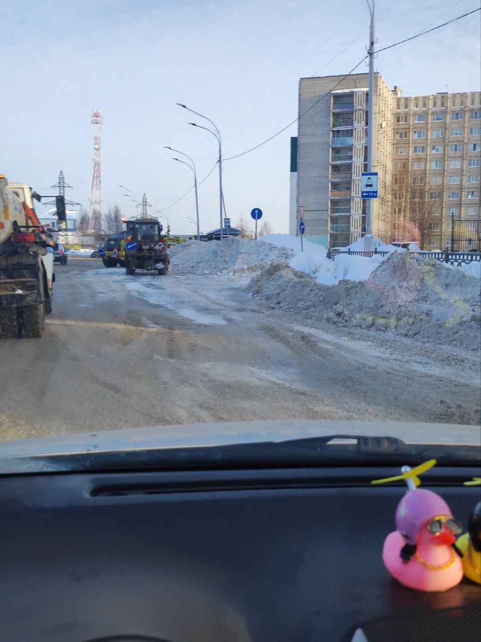 Жители Нижневартовска жалуются губернатору ХМАО на уборку снега с улиц
