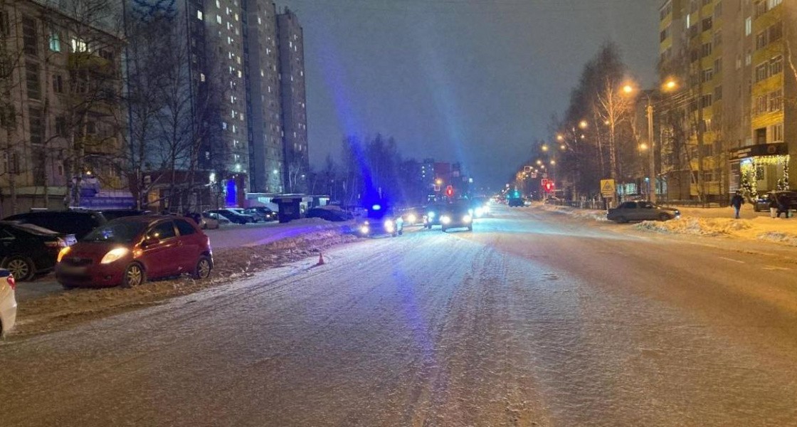 В Нижневартовске ребенок нарушил правила и попал под колеса автомобиля