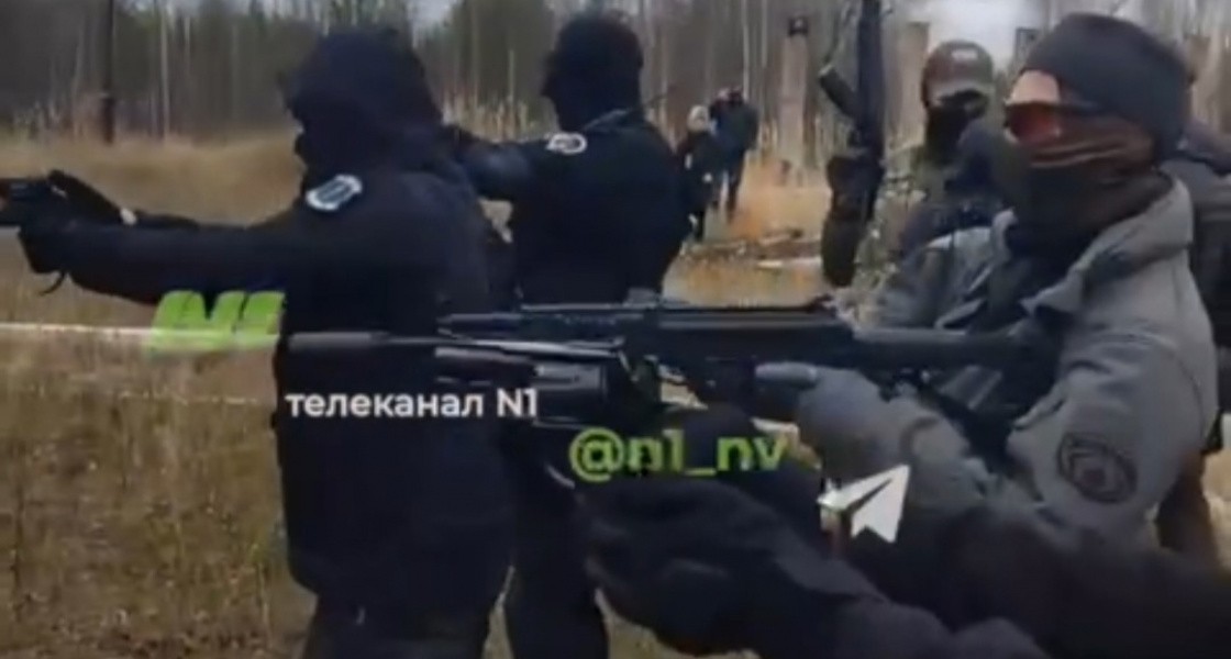 Под Нижневартовском люди в масках устроили стрельбу