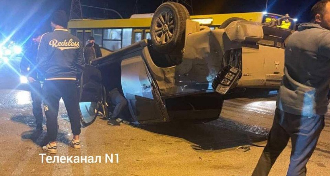 В Нижневартовске произошло серьезное ДТП с перевертышем