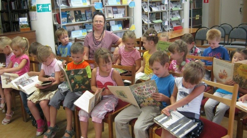 Книжная выставка «Держава армией крепка» Книжная выставка «Держава армией крепка»