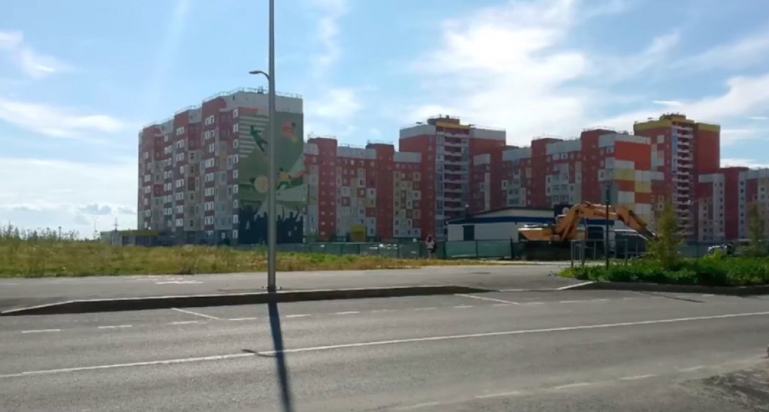 В Нижневартовске убрали экопункт напротив экошколы