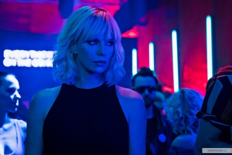 Взрывная блондинка (2017)