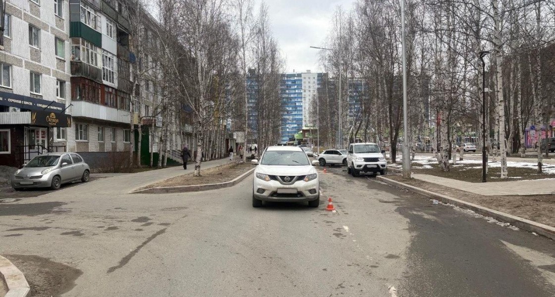 В Нижневартовске под колеса автомобиля попала маленькая девочка