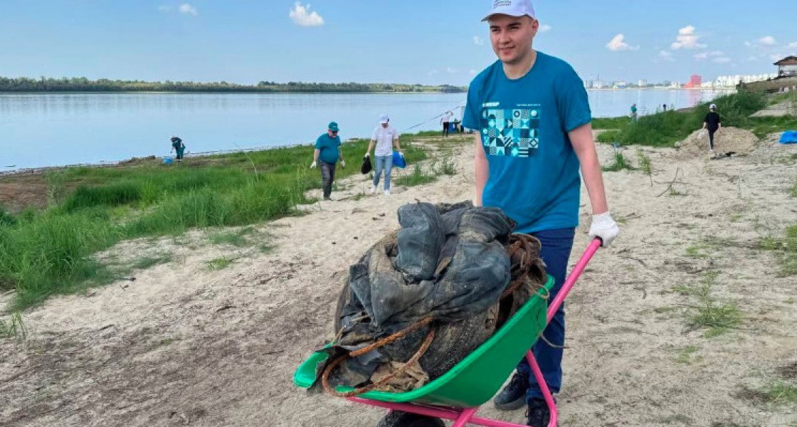 Жителей Нижневартовска приглашают убрать мусор на берегу Оби