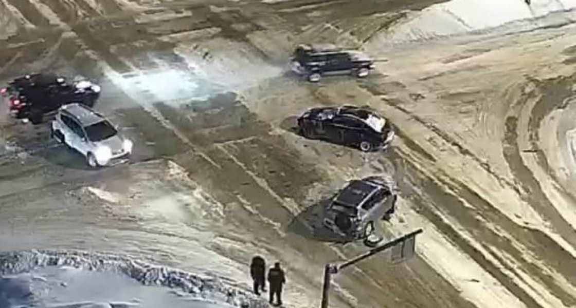 В Нижневартовске произошло массовое ДТП на перекрестке