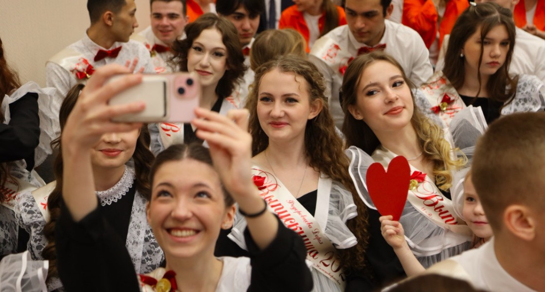 Стало известно, когда в Нижневартовске прозвенят последние звонки
