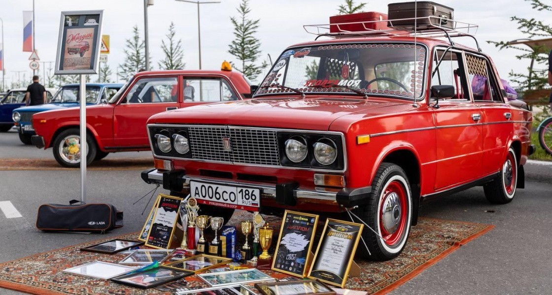 В Нижневартовске на фестивале «Открытая сцена» представят раритеные автомобили