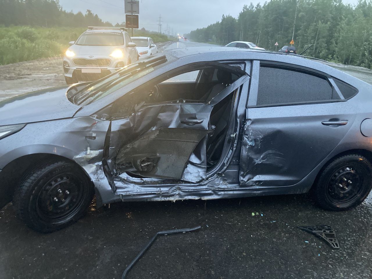 В ДТП на трассе Нижневартовск - Радужный пострадал водитель
