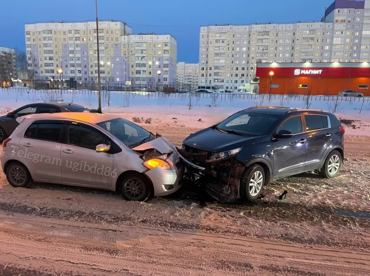 В Нижневартовске по вине одного мужчины пострадали две автоледи