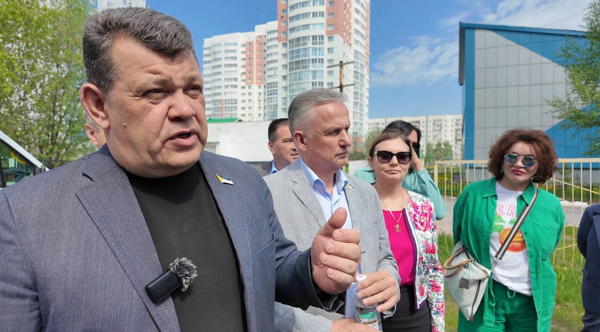На жалобы вартовчан на проблемы с парковкой у школ отреагировали депутаты Нижневартовска