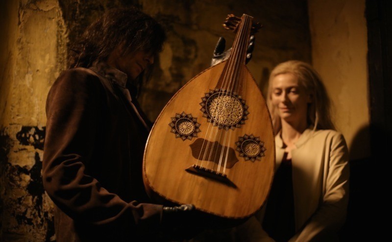 Выживут только любовники (2013)