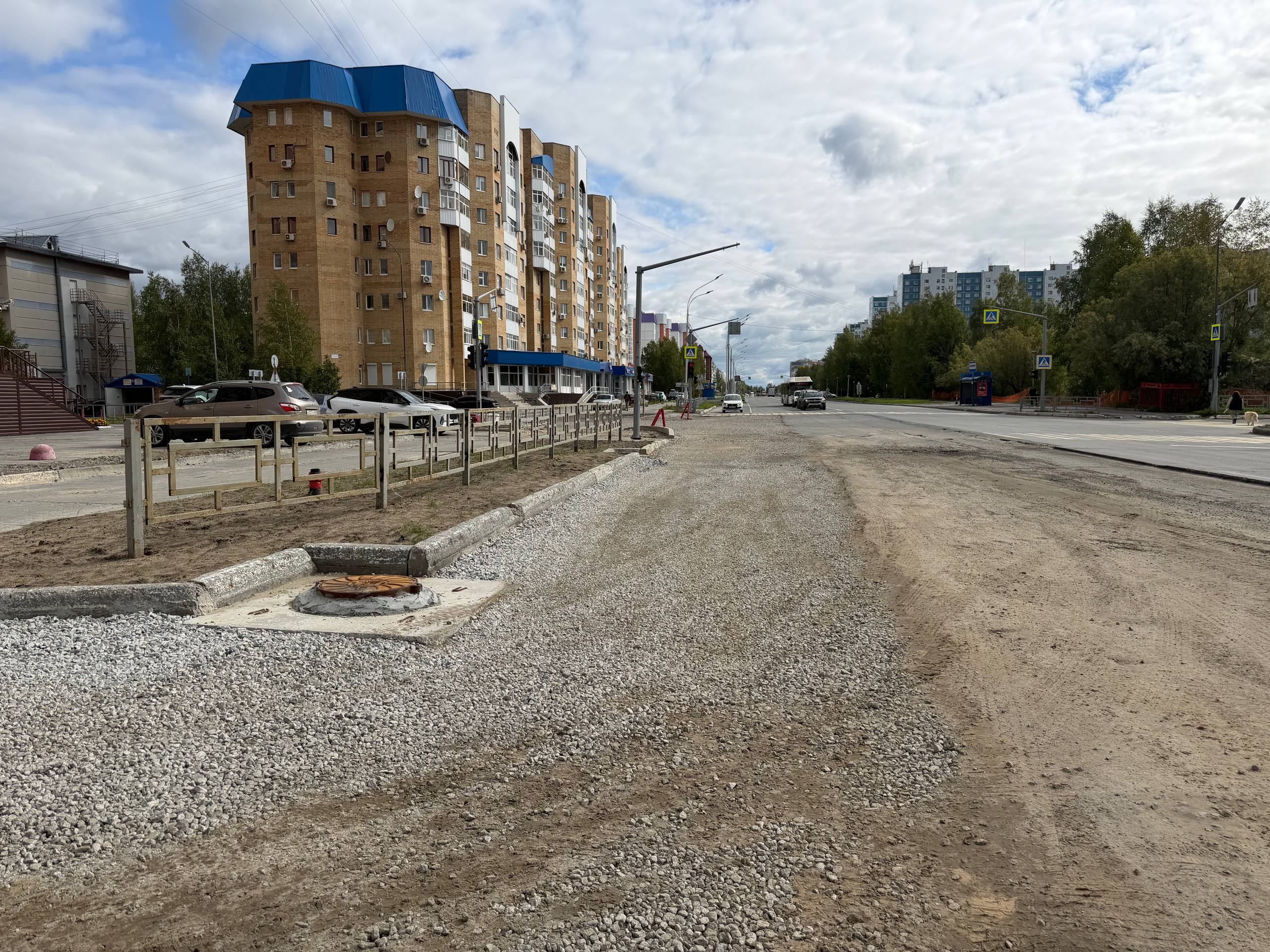 В Нижневартовске коммунальщики перекрывают перекресток