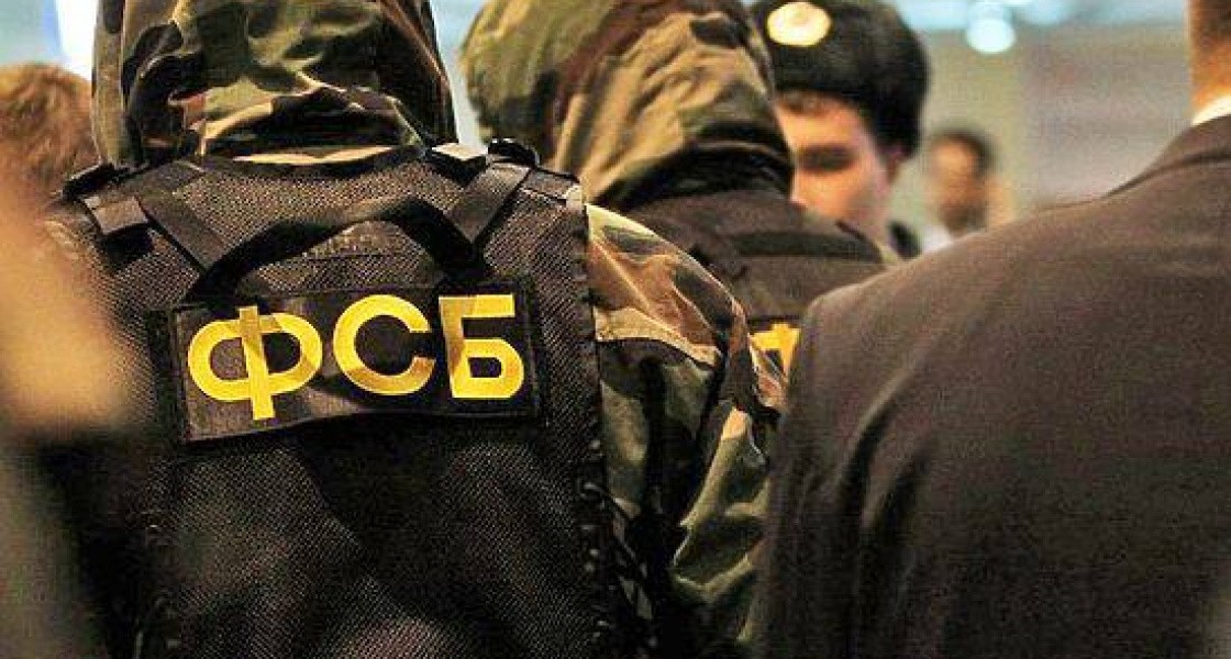 В Нижневартовске ФСБ проводит обыски в миграционной службе
