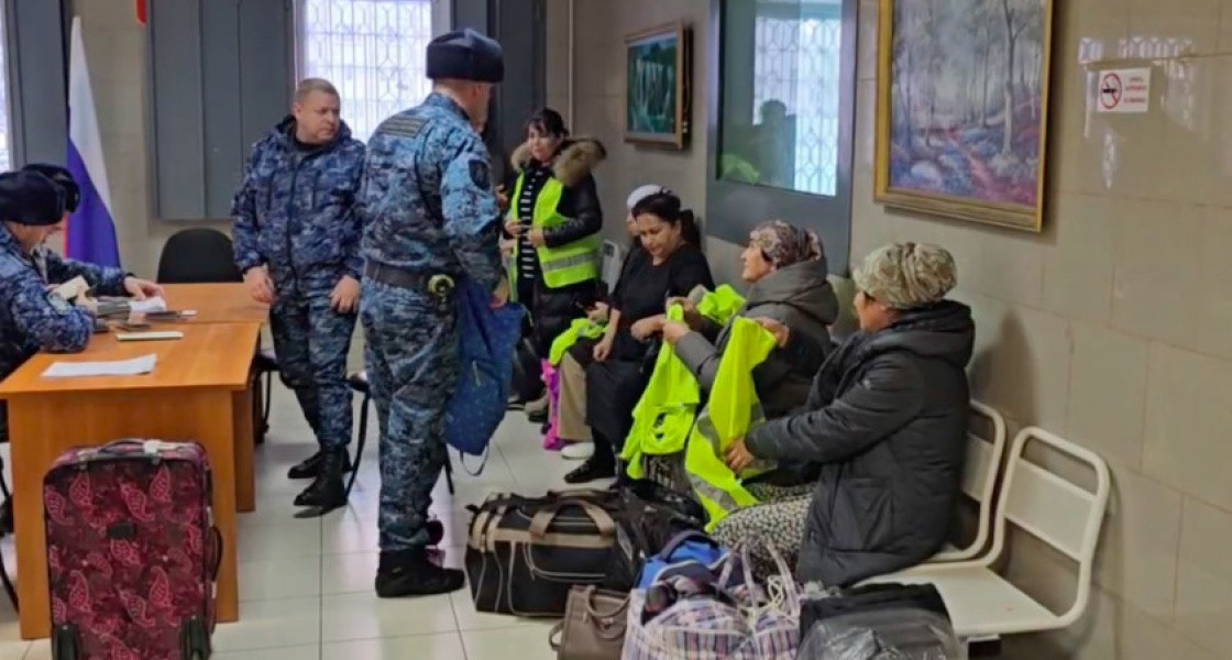 В ХМАО стало еще на 83 мигранта меньше