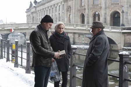 Неизвестный (2011)