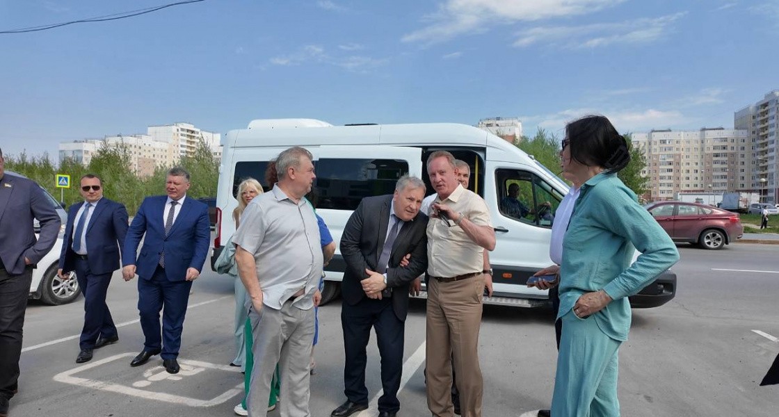 На жалобы вартовчан на проблемы с парковкой у школ отреагировали депутаты Нижневартовска
