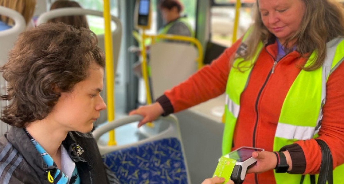В Нижневартовске планируют бесплатно возить на автобусах детей участников СВО