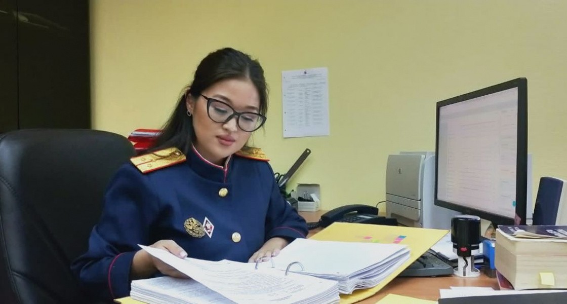В ХМАО следователи арестовали автомобиль и мебель директора фирмы, не платившего зарплату сотрудникам