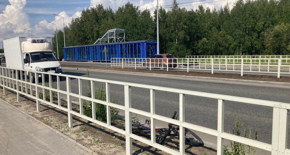В Нижневартовске на трассе сбили велосипедиста