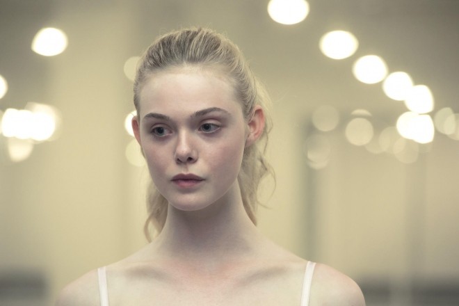 Неоновый демон (2016)