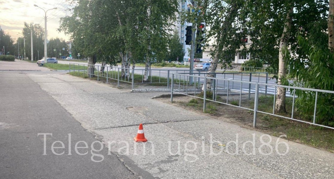 В Нижневартовске электросамокатчик сбил пенсионерку и скрылся