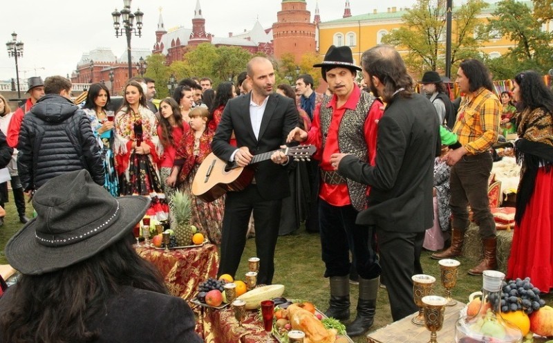 Смешанные чувства (2014)