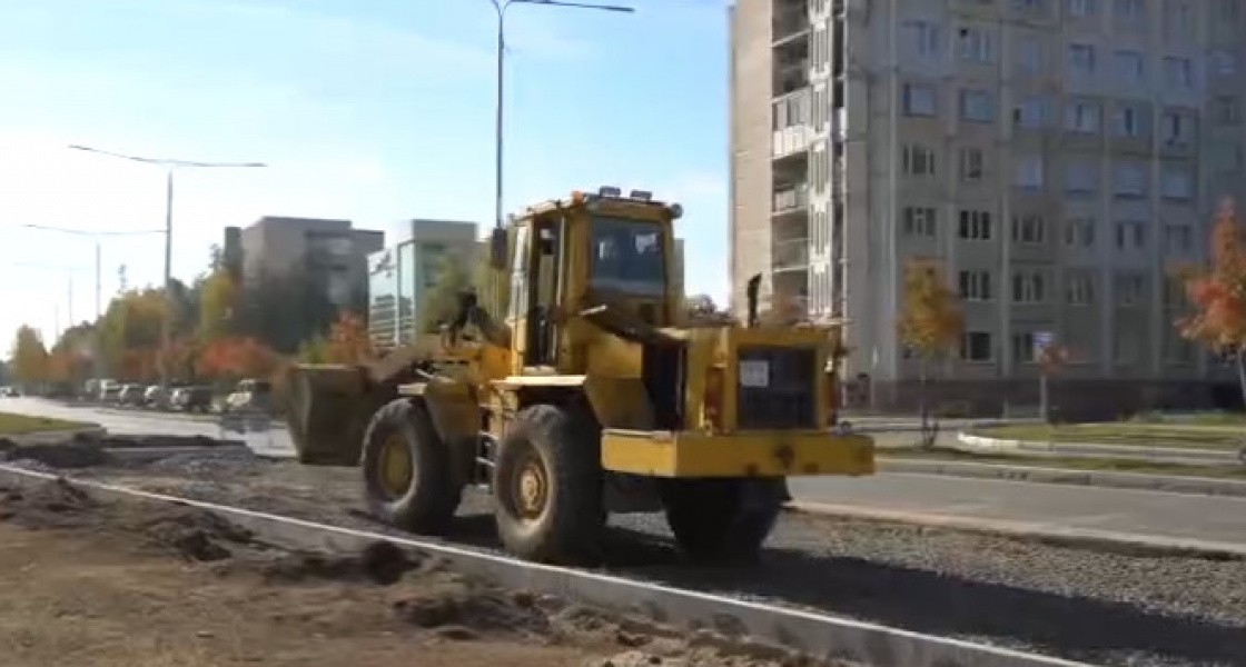 В Нижневартовске строители сорвали сроки строительства большой парковки у новой окружной больницы