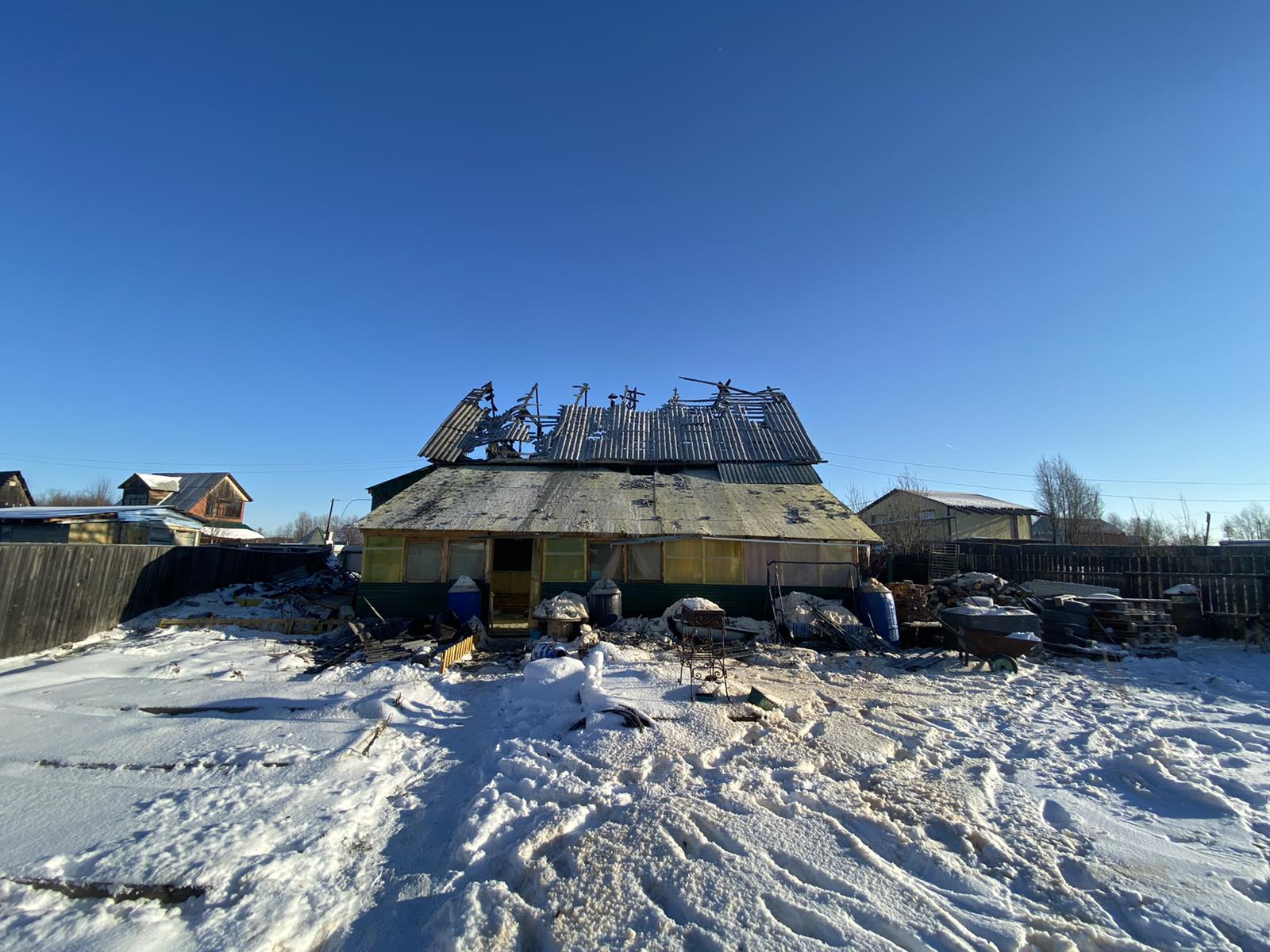 В Нижневартовске горел дачный дом