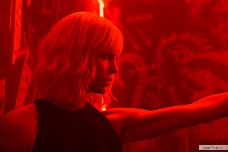 Взрывная блондинка (2017)