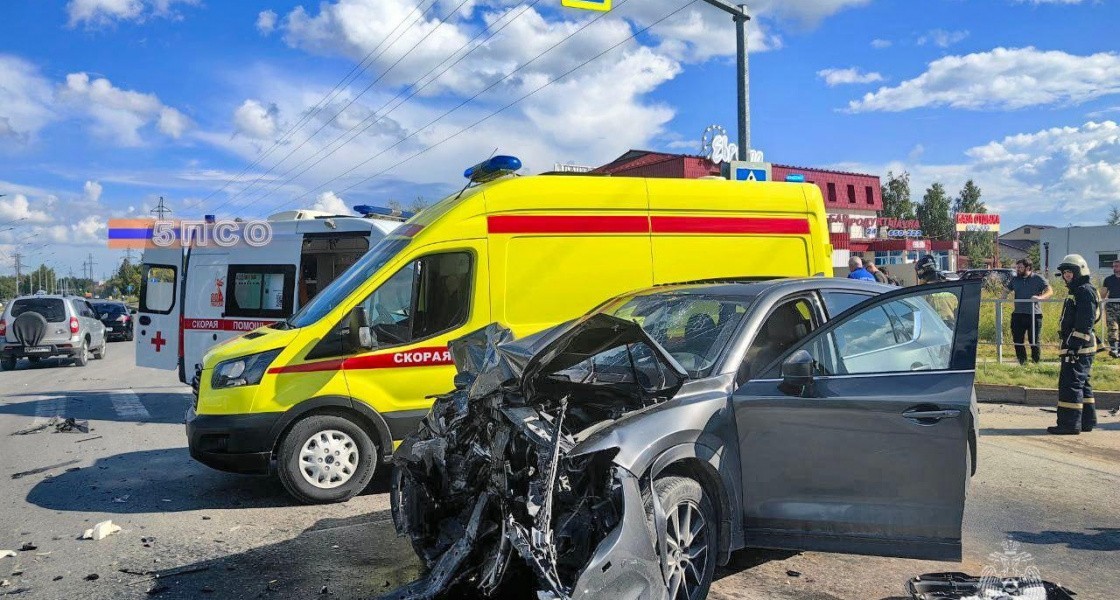 В Нижневартовске жесткое ДТП произошло у аэропорта