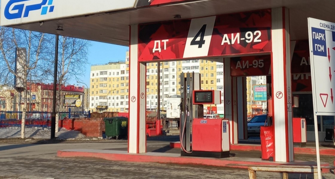 Житель Нижневартовска получил срок за заправку автомобиля бесплатным бензином