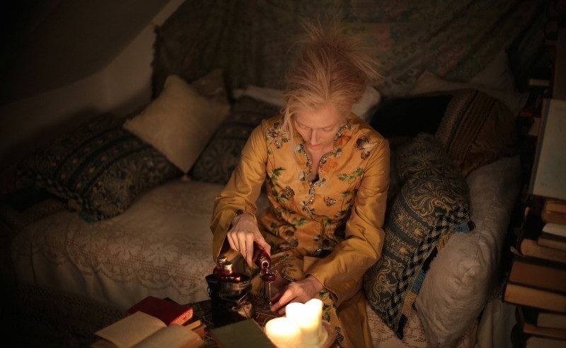 Выживут только любовники (2013)