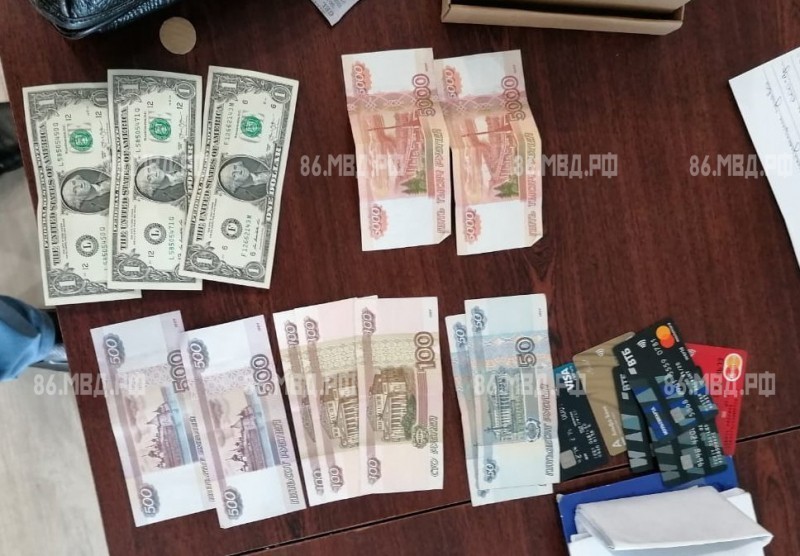 В Югре поймали членов ОПГ, которые незаконно обналичили 9 миллионов рублей