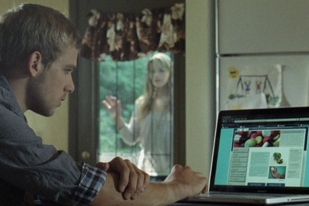 Дом в конце улицы (2012)