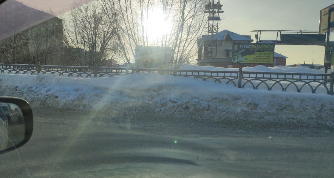 Жители Нижневартовска жалуются губернатору ХМАО на уборку снега с улиц