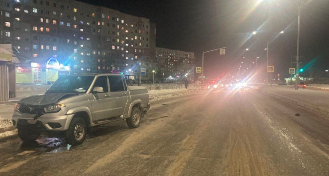 В Нижневартовске молодая девушка на УАЗе сбила человека на пешеходном переходе